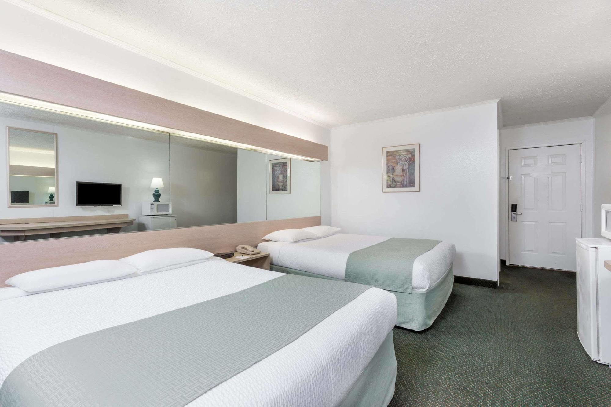 Microtel Inn By Wyndham Athens Buitenkant foto